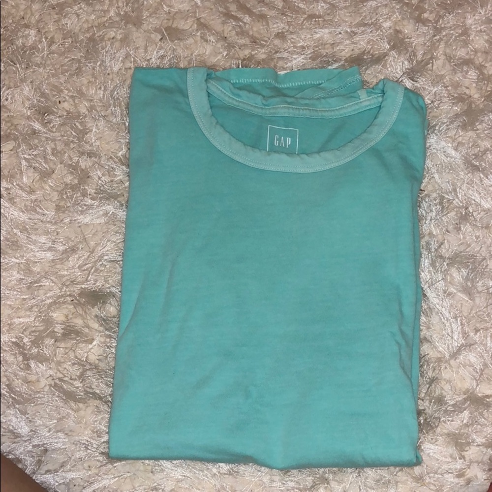 gap sea blue tee